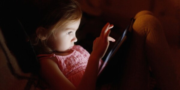 How much screen time should your children get a day?