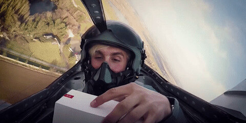Watch the OnePlus 3T get unboxed in a fighter jet for some reason