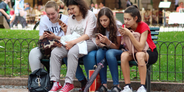 Study links frequent gadget use to increased ADHD symptoms in teens