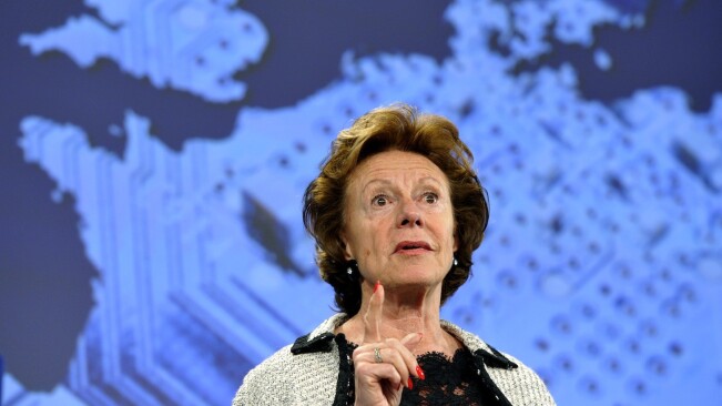 Neelie Kroes calls on EU Parliament to help kill mobile roaming costs, guarantee net neutrality