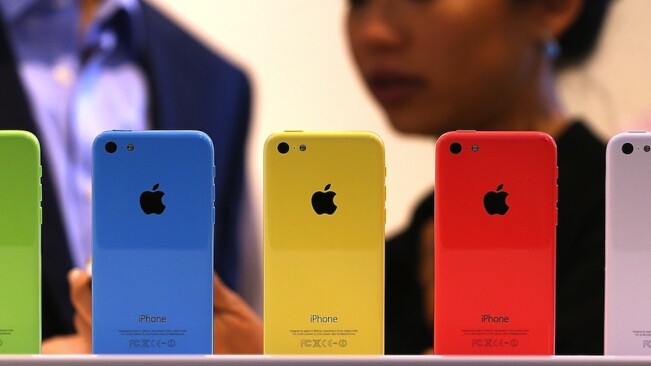 The iPhone 5c is proving less popular in China, as the iPhone 5s is an early hit