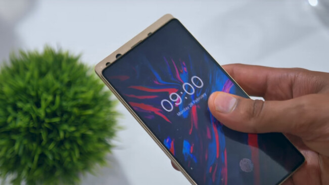 Doogee built a truly bezel-and-notch-free phone with a clever sliding design