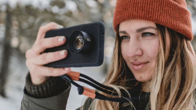 Moment’s OnePlus 6 cases turn it into a mini DSLR