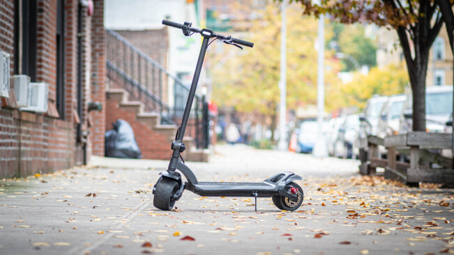 Review: The WideWheel electric scooter is a blast and has power to spare