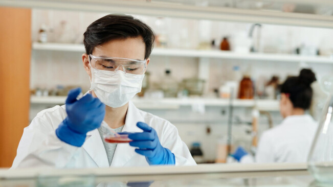 Here’s why we’ll never know if a high viral load corresponds to a worse case of coronavirus