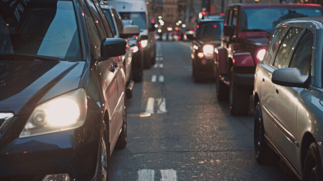 UK to combat air pollution with AI-powered traffic lights