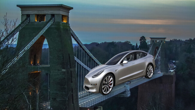 Musk visits the UK, stoking rumors of a British Tesla ‘Gigafactory’
